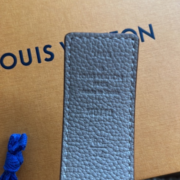 Louis Vuitton Reversible Belt - Picture 5 of 7
